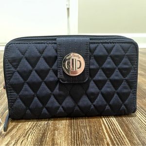 Vera Bradley RFID Turnlock Wallet in Classic Navy. NWT.